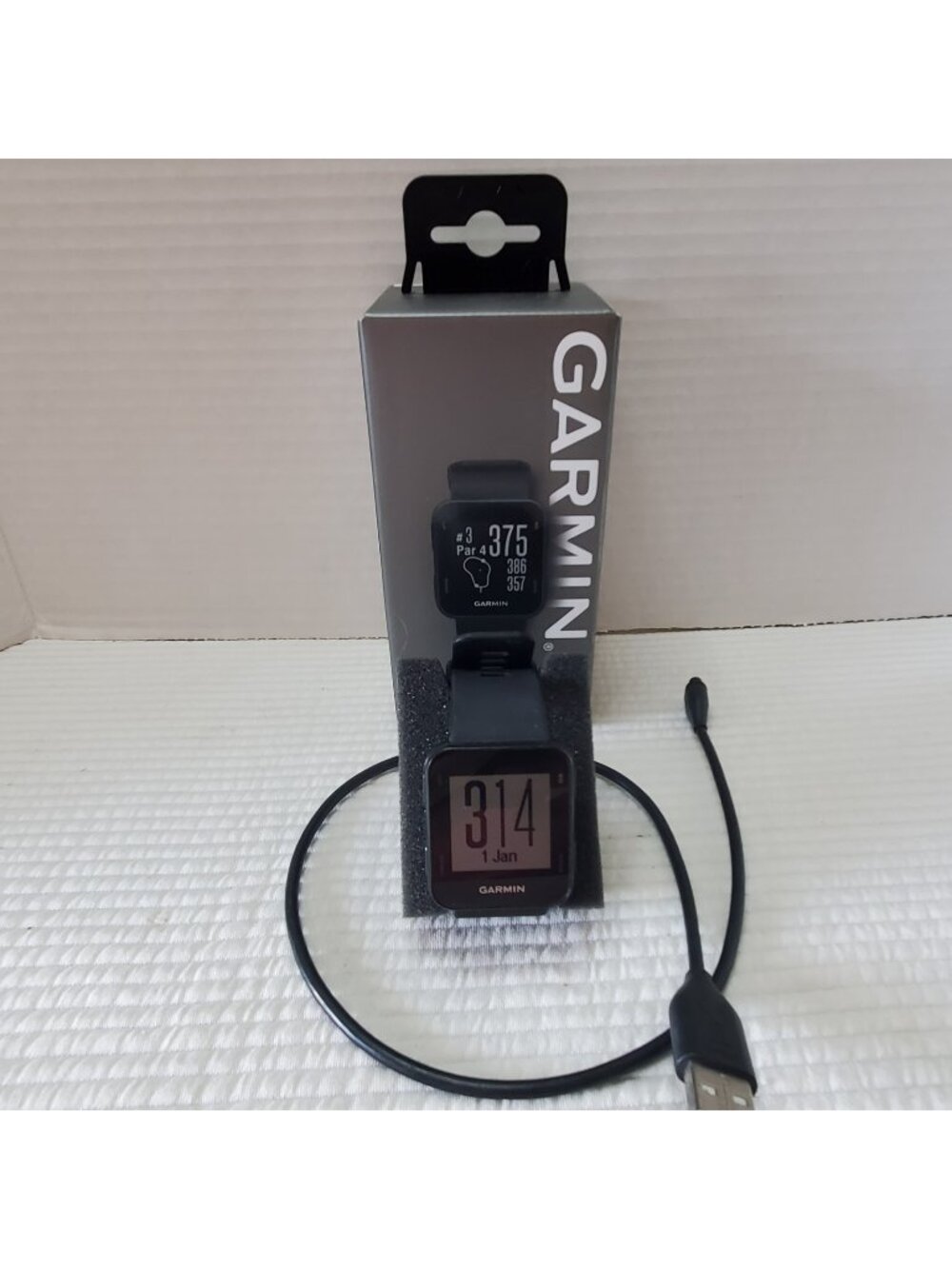 Garmin Approach S10 GPS Golf Watch Black Rubber Box Charge Cord Works